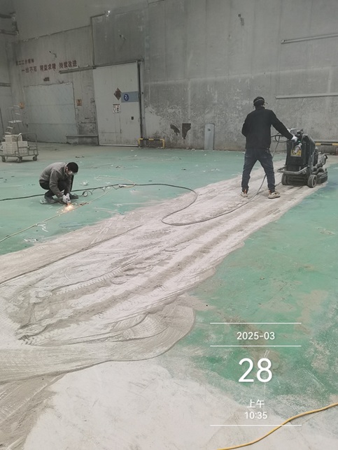 地坪漆打磨施工1
